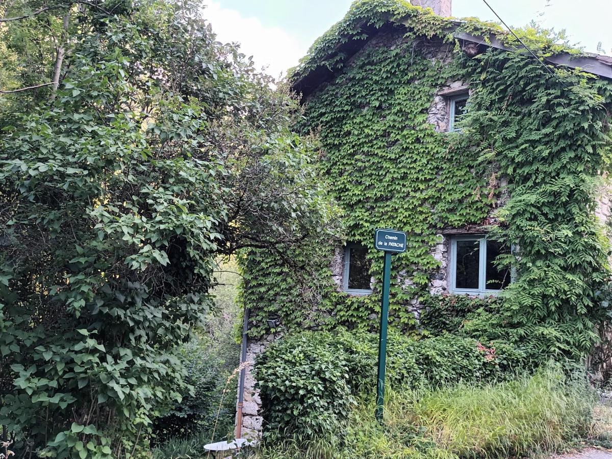 Deux Pieces De Caractere Au Coeur Des Gorges Apartman Engins Kültér fotó